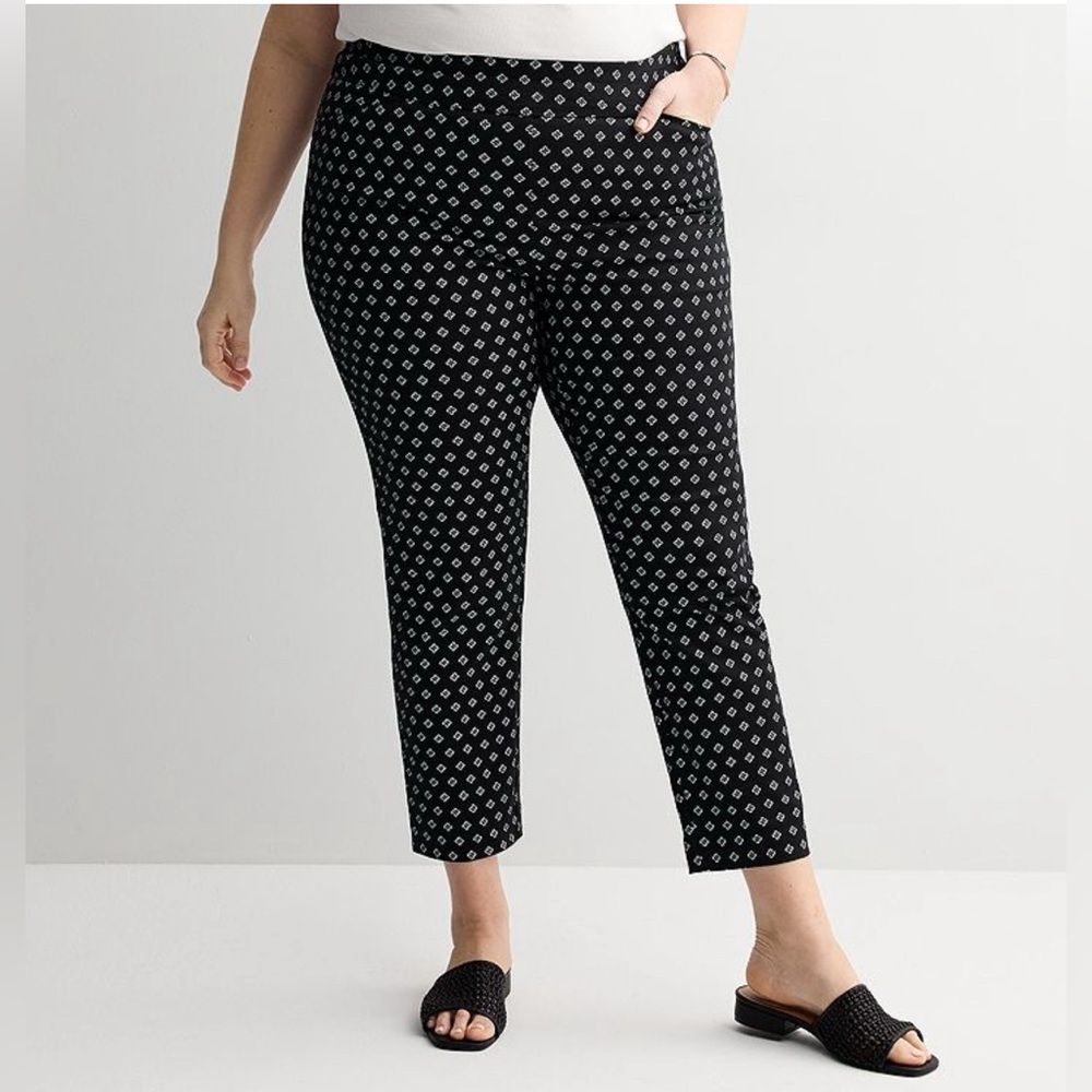 NEW…Croft & Barrow Straight Mid Rise Pull On Pants